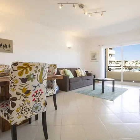 Mm - Center Of Apartment *